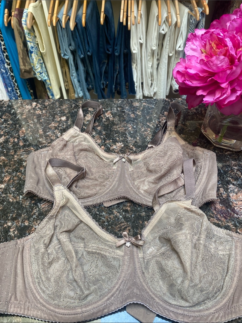 Wacoal 855186 - Everyday Lace Underwire Bra Set - Taupe. GUC. 34C